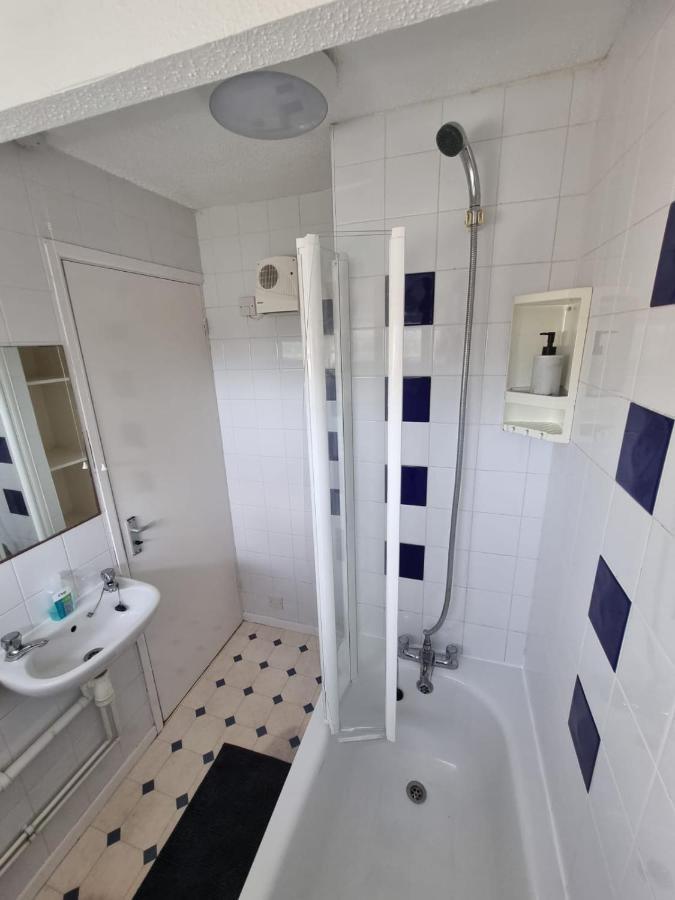 Private Rooms Bath Bagian luar foto